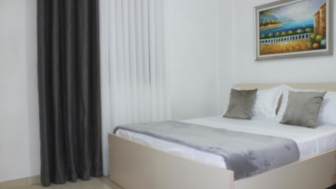 Deni'S Family Apartment In New Blvd Tirana Exterior photo