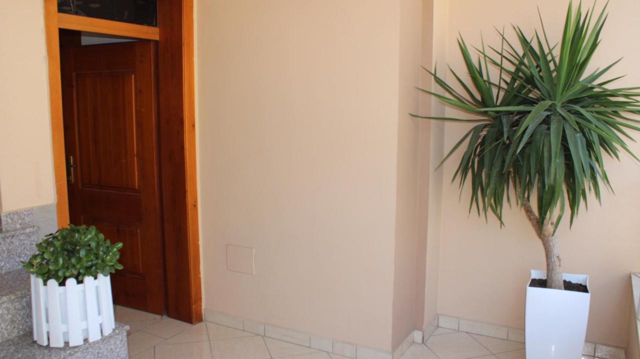 Deni'S Family Apartment In New Blvd Tirana Exterior photo